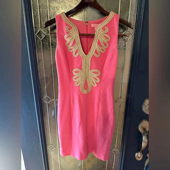 Lilly Pulitzer Dresses & Skirts - Lilly Pulitzer pink white gold trim xs shift dress excellent condition